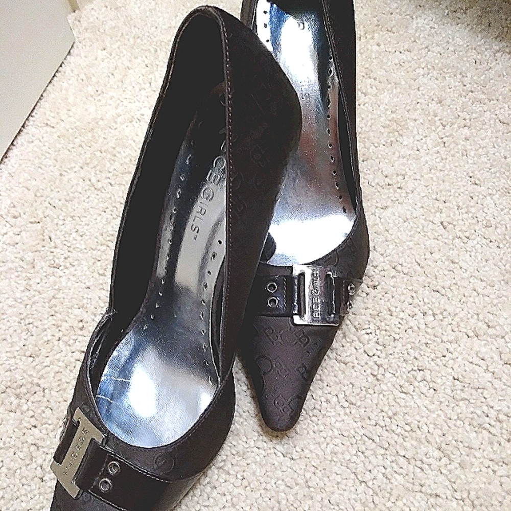 BCBG brown pumps